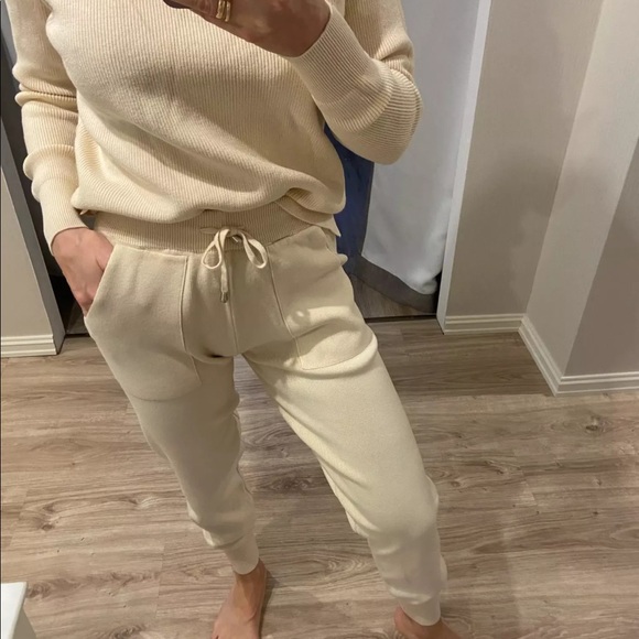 Two Piece Knitted Turtleneck Tracksuit Loungewear - Picture 9 of 16